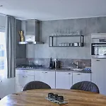T Kaatsheuveltje 6 度假居 *