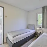 T Kaatsheuveltje 6 度假居 *