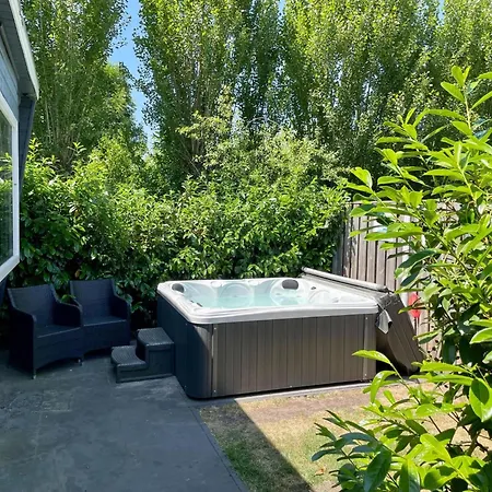 T Kaatsheuveltje 6 Vakantiehuis *